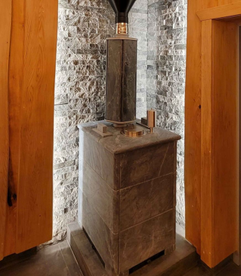 Фото Печь для русской бани Анапа в трёхстороннем кожухе (талькохлорит) с закрытым верхом в магазине Woodson